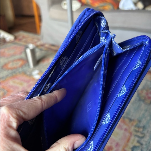 Floral Vera Bradley colorful Quilted Wallet - Picture 7 of 8